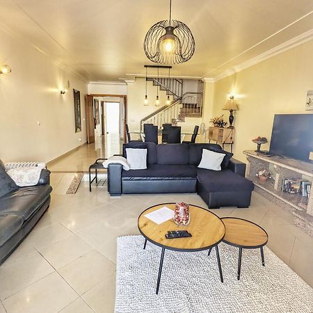 Farm Village- Townhouse 2 Mins From Old Town 알부페이라 외부 사진