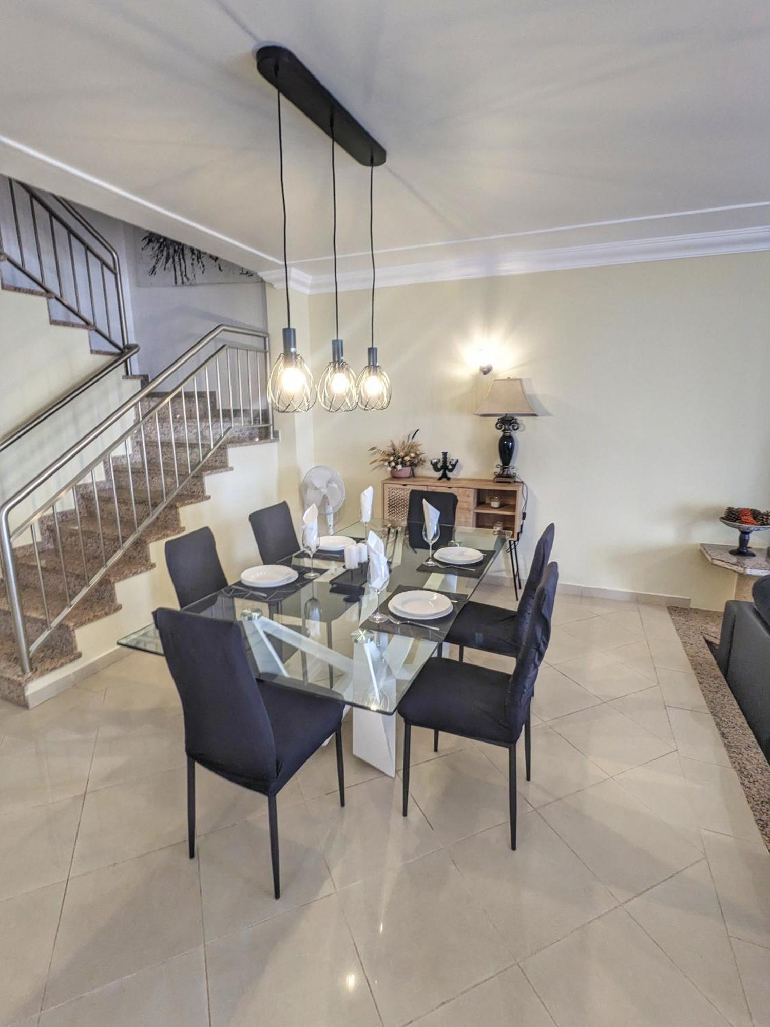 Farm Village- Townhouse 2 Mins From Old Town 알부페이라 외부 사진